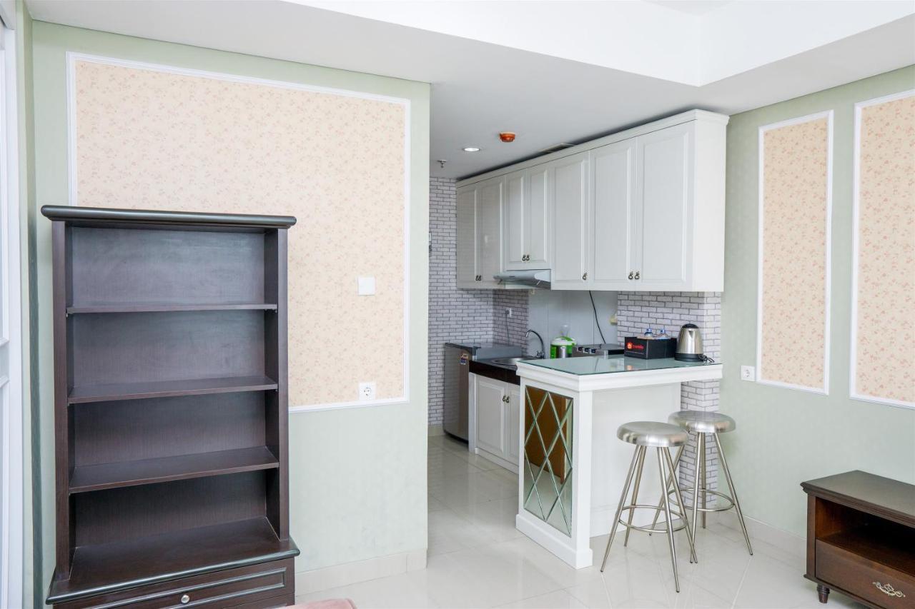 Spacious 1BR Dago Suites Apartment By Travelio Bandung Exterior foto