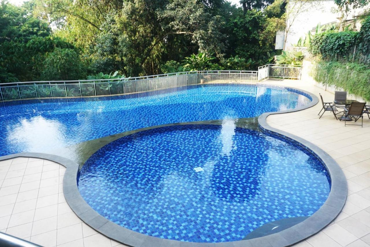Spacious 1BR Dago Suites Apartment By Travelio Bandung Exterior foto