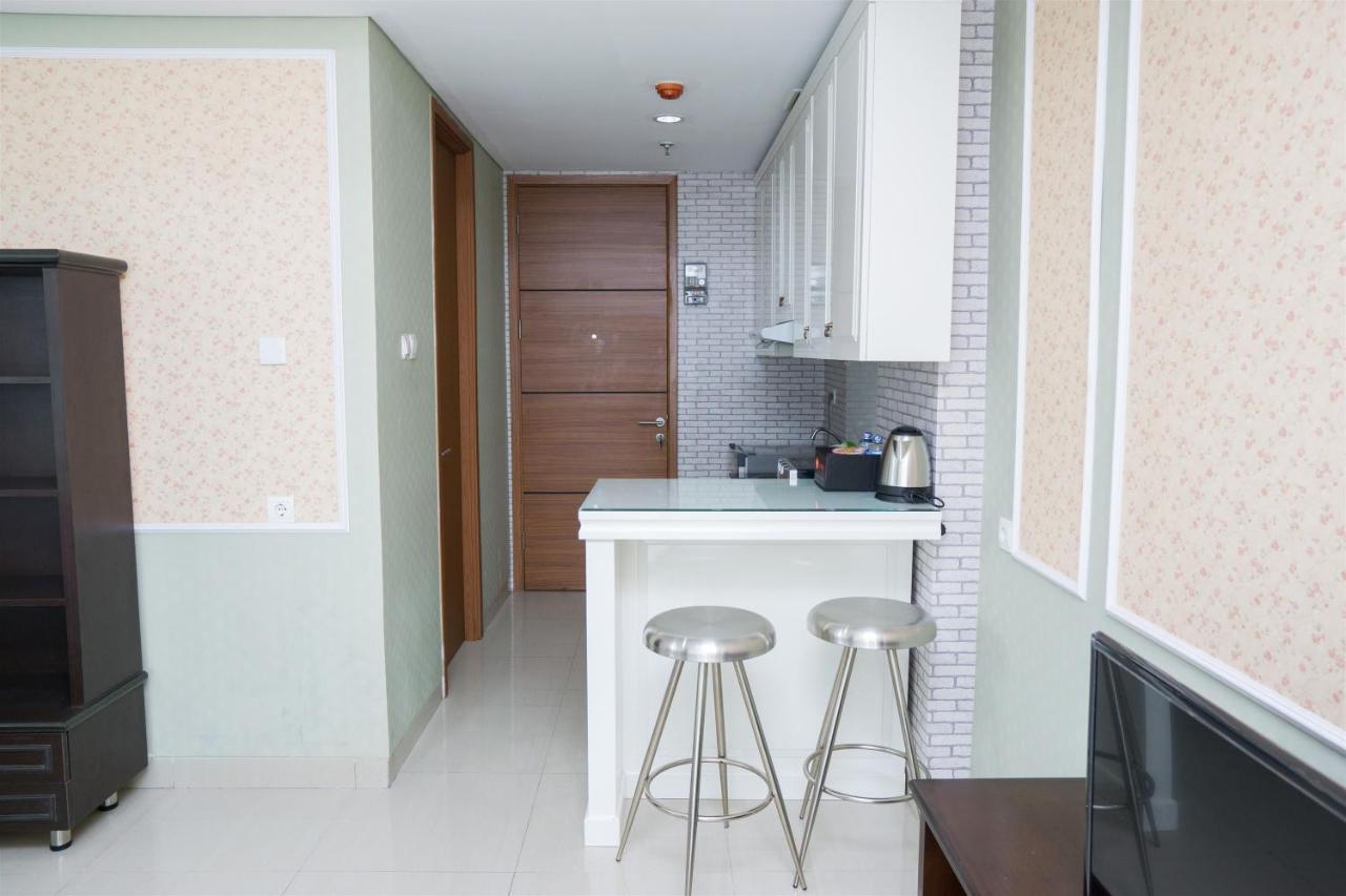 Spacious 1BR Dago Suites Apartment By Travelio Bandung Exterior foto